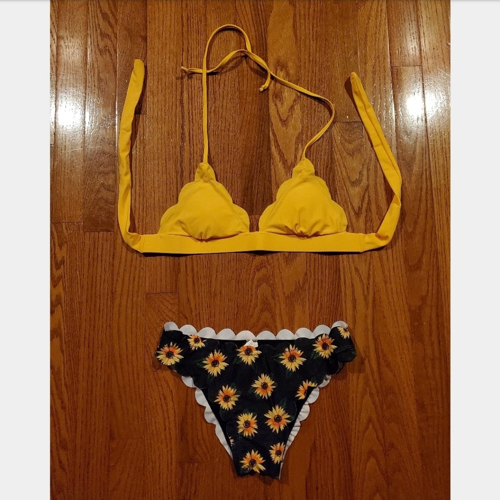 Floral Sunflower Scalloped Trim Bikini
